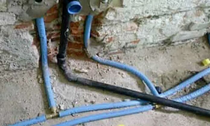 furto acqua petilia