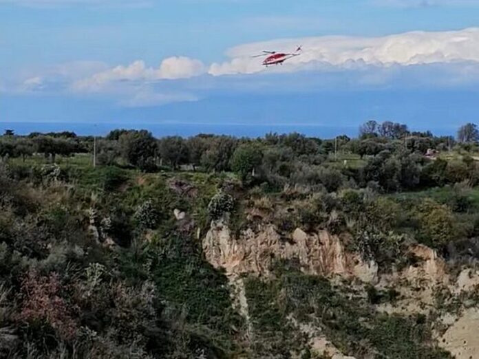 zambrone elicottero vigili fuoco