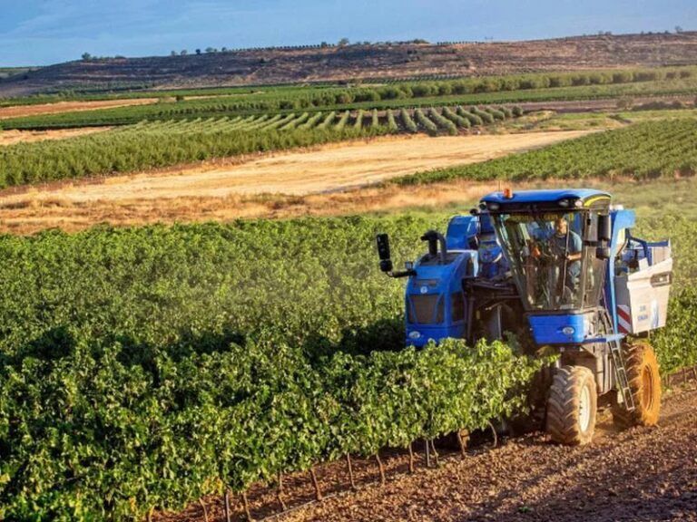 agricoltura trattore campagna