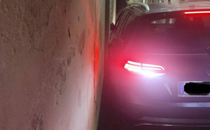 auto incastrata vicolo cetraro