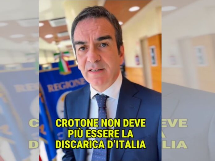 occhiunto contro rifiuti crotone