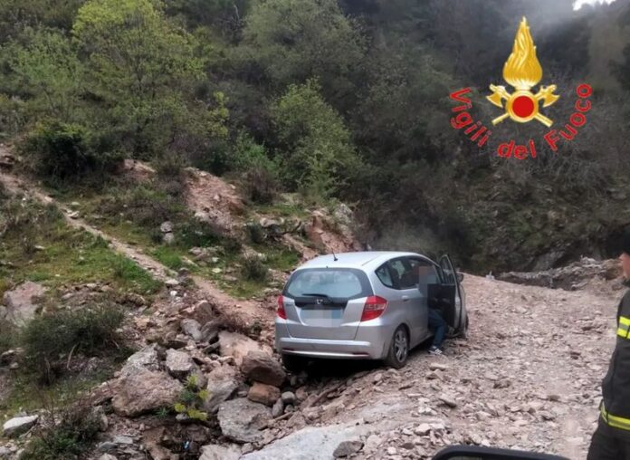 vigili del fuoco auto aspromonte