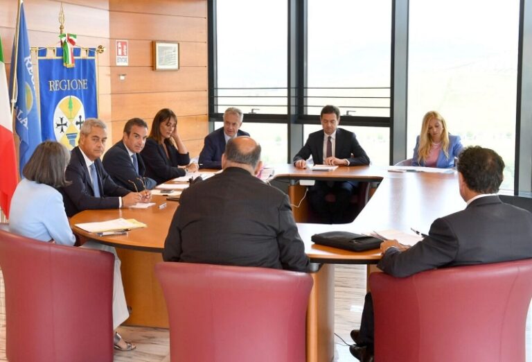 Le amministrative premiano il centrosinistra, ma in Regione il governo Occhiuto prosegue l’operato