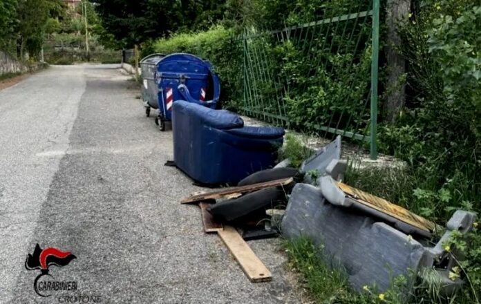 abbandono rifiuti caccuri