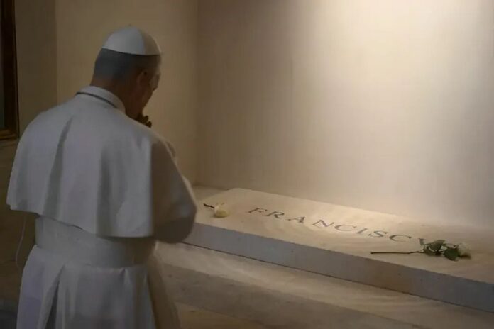 papa leone tomba papa francesco
