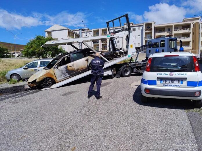 rimozione auto abbandonate catanzaro