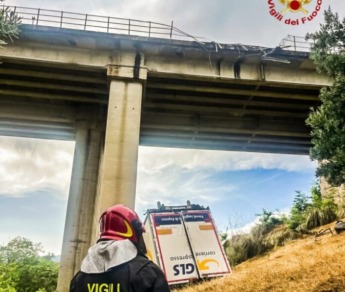 Tir incidente in autostrada