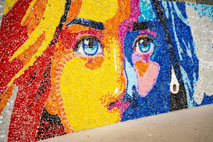 Murales di tappi Crotone Olivares