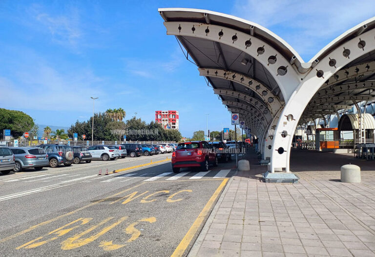aeroporto lamezia_esterni