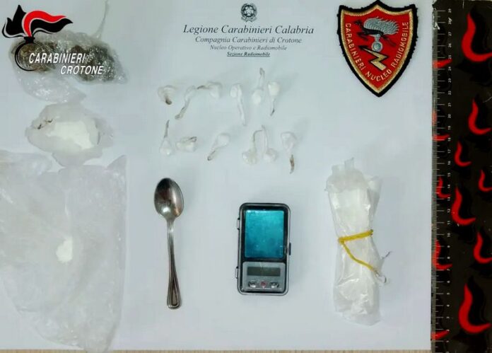 crotone cocaina spacciatore