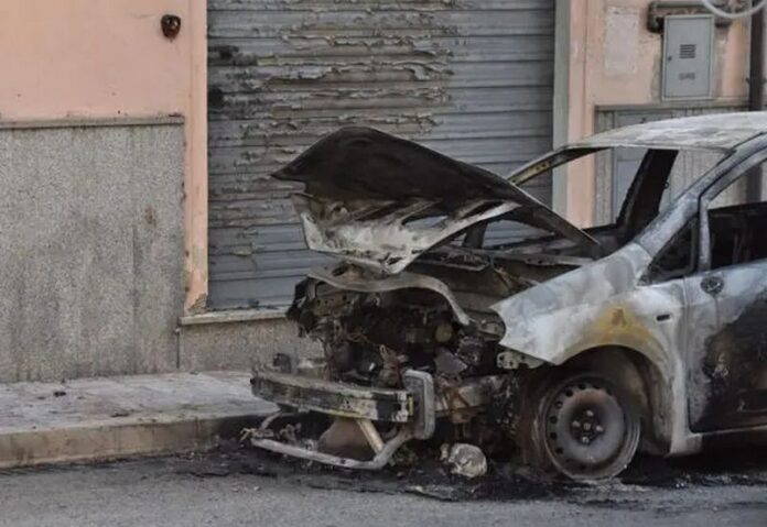 incendio auto castrovillari