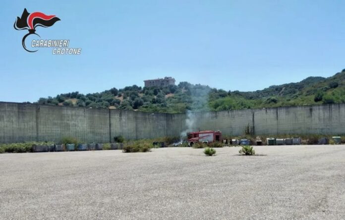 incendio rifiuti cirò