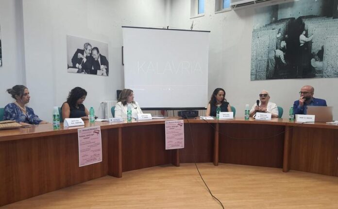 incontro contro violenza donne mendicino