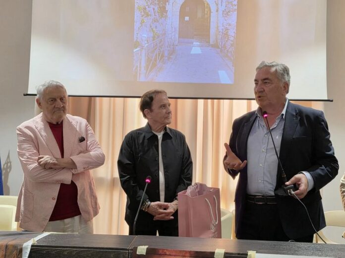 roby facchinetti cittadinanza pizzo