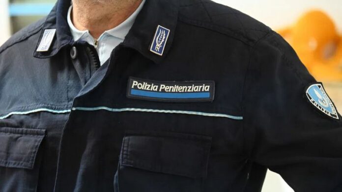 agente polizia penitenziaria