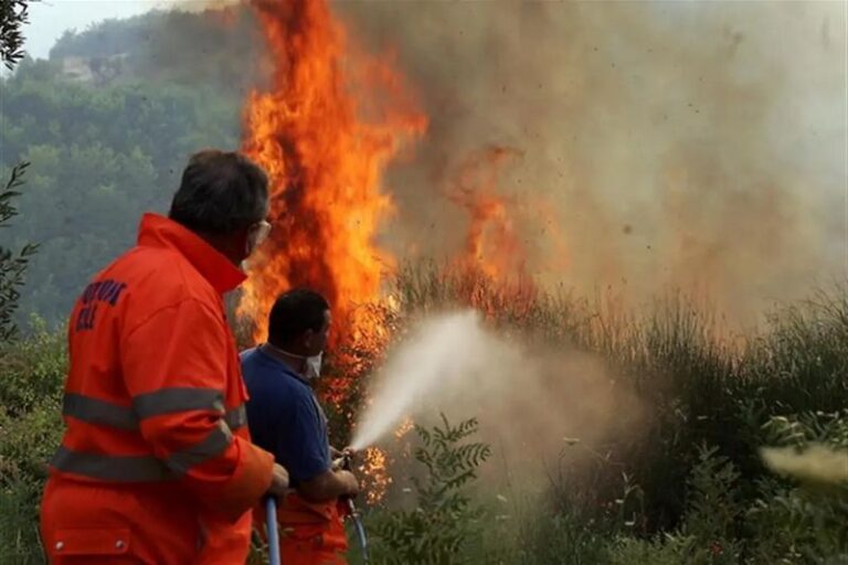incendio spegnimento volontari