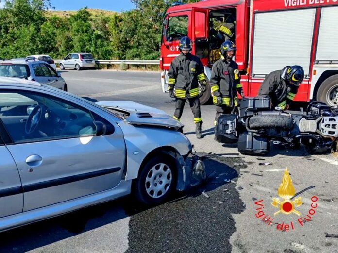 incidente auto moto catanzaro