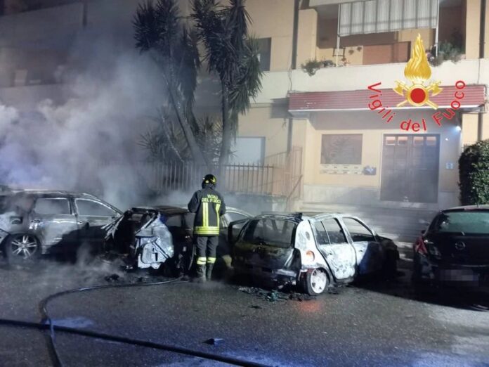 lamezia incendio auto