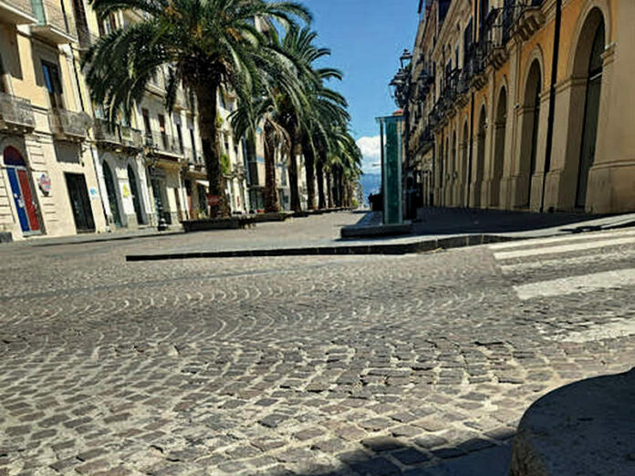 lamezia polo civico allarme blatte nel centro storico
