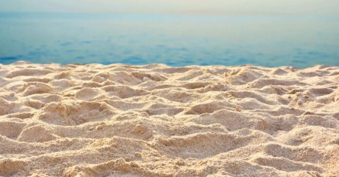 spiaggia sabbia mare