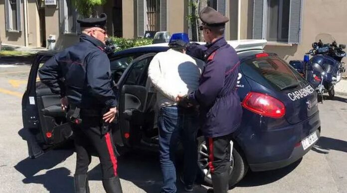 arresto carabinieri auto