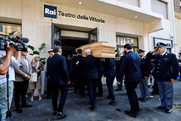 feretro pippo baudo camera ardente