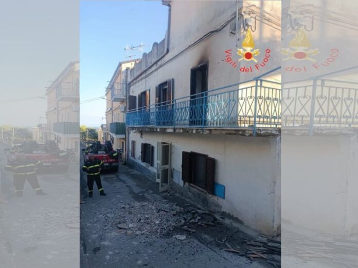 incendio abitazione sellia marina