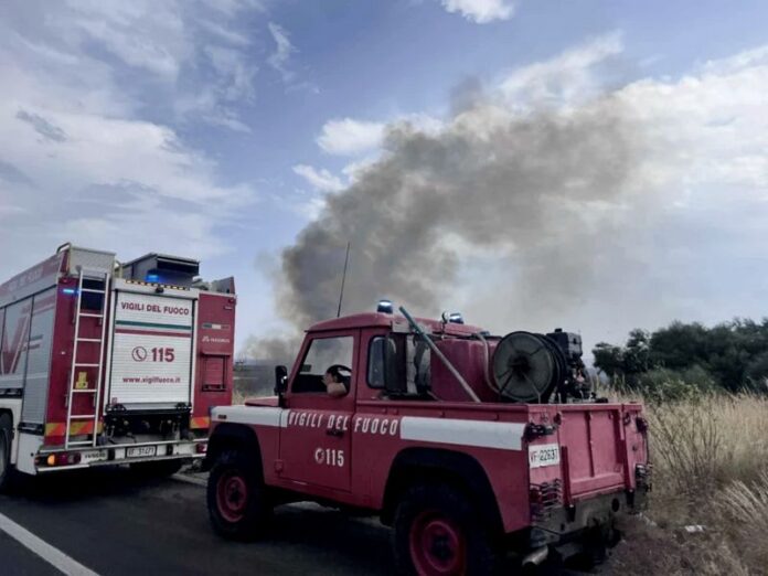 incendio oasi saline joniche
