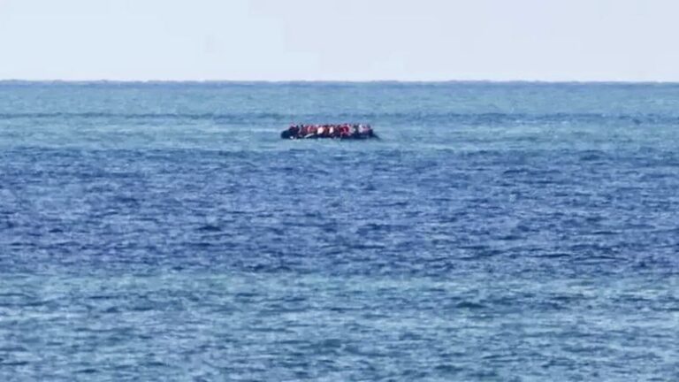 migranti mare barca