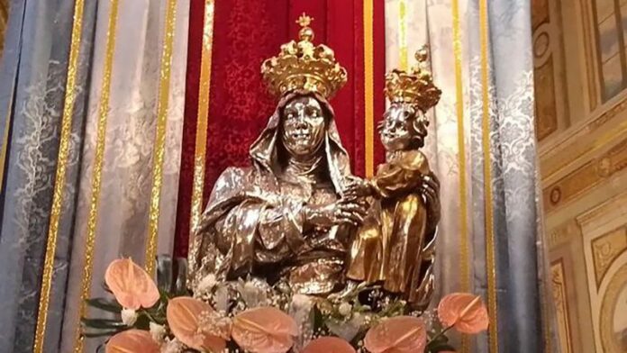 simulacro argenteo della Madonna Achiropita