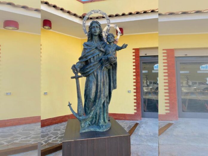 statua della Madonna di Porto Salvo