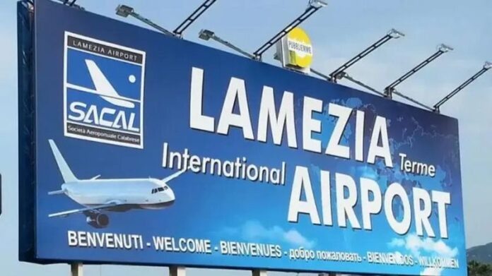 wizz air aeroporto lamezia