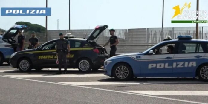 Polizia e Guardia di Finanza di Catanzaro azione congiunta