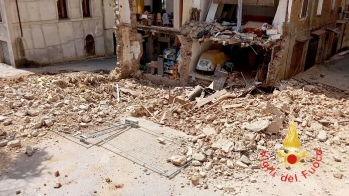 facciata crollata lamezia