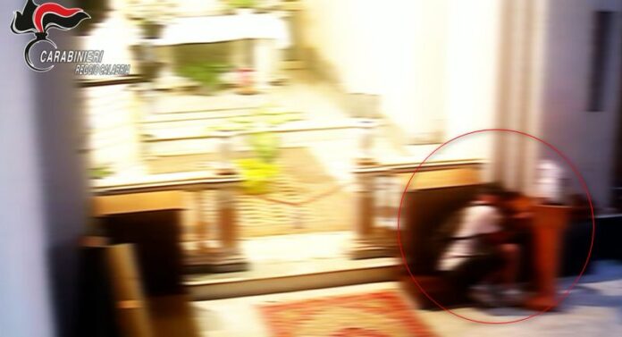 furto chiesa gioia tauro