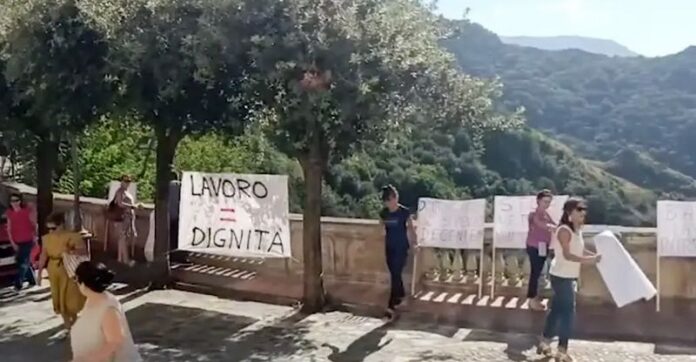 protesta lavoratori belmonte calabria