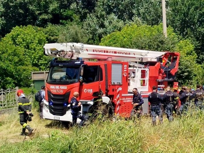vigili del fuoco poliziotti