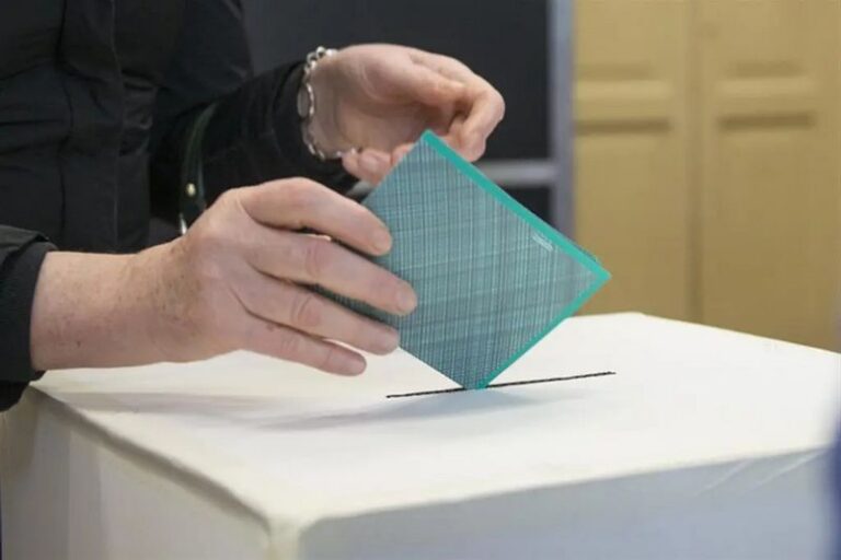 voto scheda urna