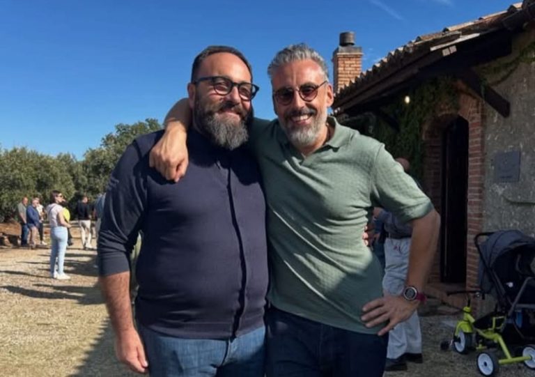 La Calabria è questa: da Brunori a Trombino, l’incontro tra due illustri talenti che celebrano la propria terra