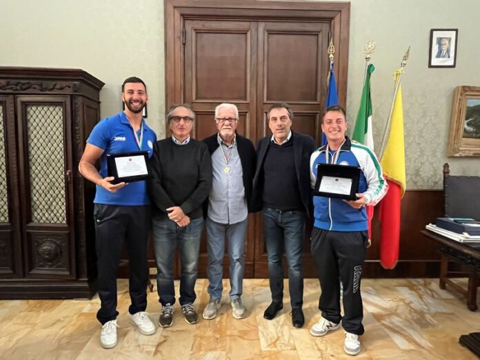 foto premiazione catanzaresi pesca in kayak
