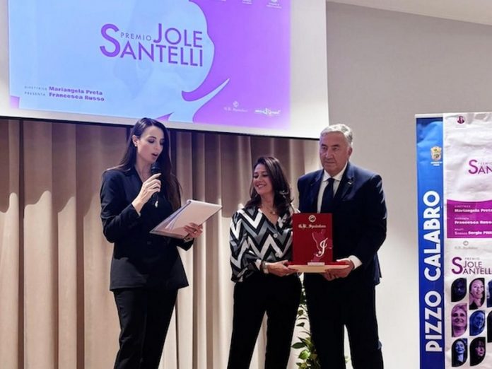 premio jole santelli a giusy versace