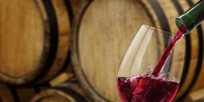 vino rosso e botti