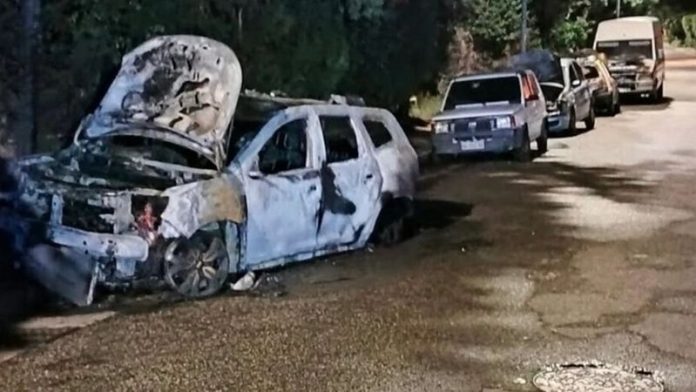 auto incendiate villa san giovanni