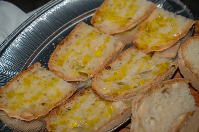 fette di pane olio