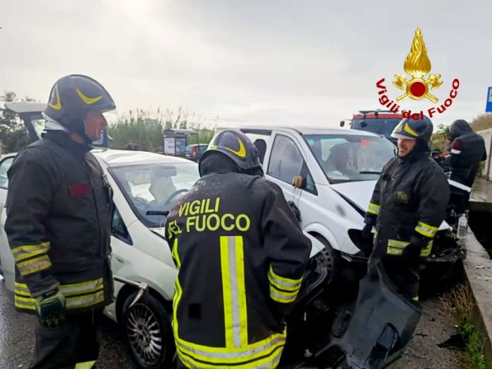incidente 106 furgone auto