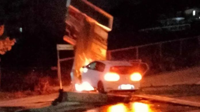 incidente acri auto fiamme