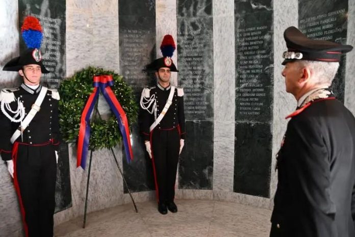 omaggio defunti carabinieri catanzaro