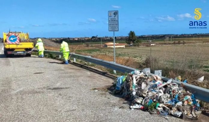 rimozione rifiuti statale 106 cirò