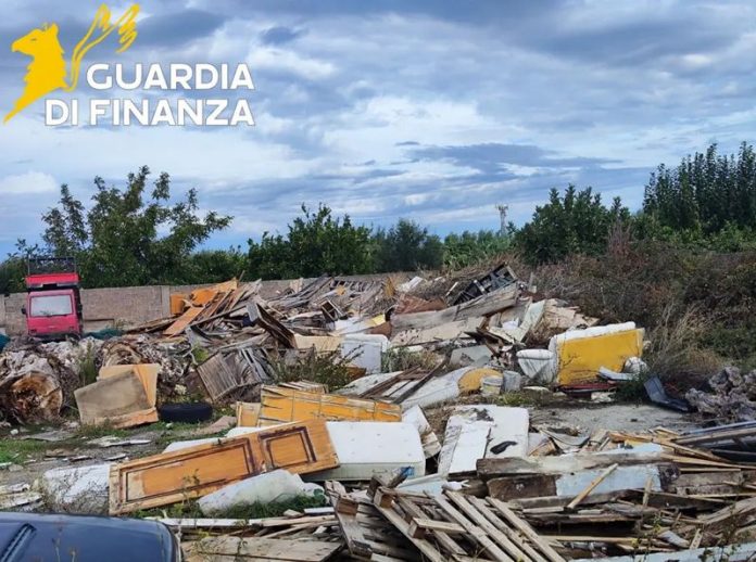 sequestro discarica crucoli