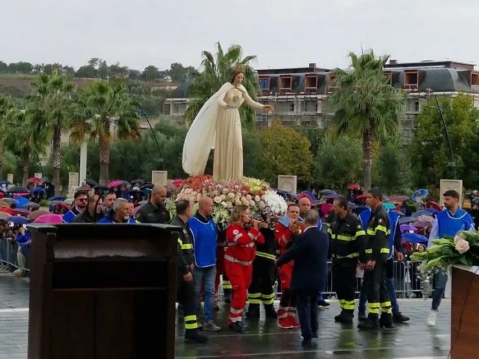 statua madonna paravati